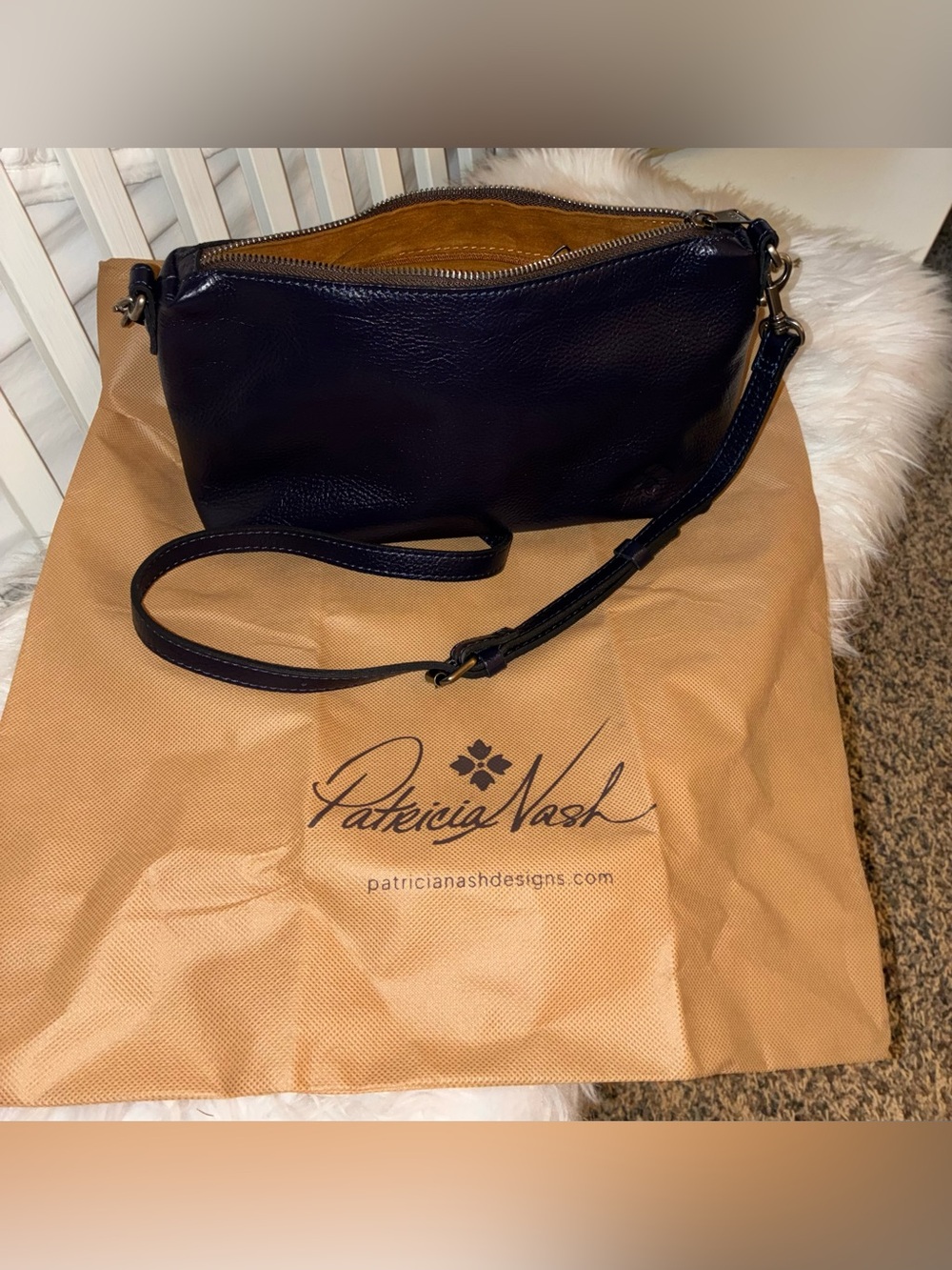 Like New Patricia Nash Classic Navy Leather Cross body Bag - Picture 12 of 16
